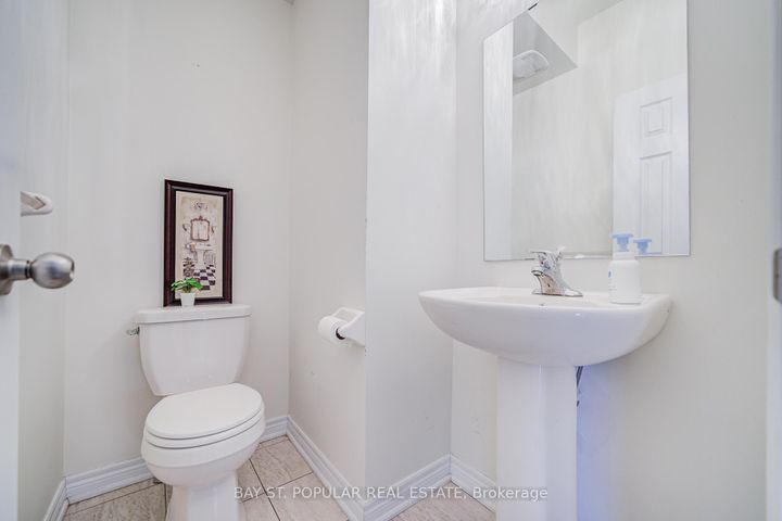 Photo 12 at 142 Betony Drive, Oak Ridges, Richmond Hill