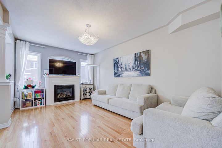 Photo 13 at 142 Betony Drive, Oak Ridges, Richmond Hill