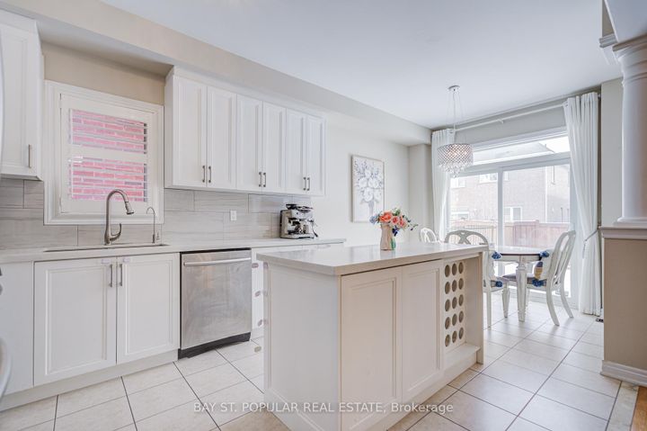 Photo 17 at 142 Betony Drive, Oak Ridges, Richmond Hill