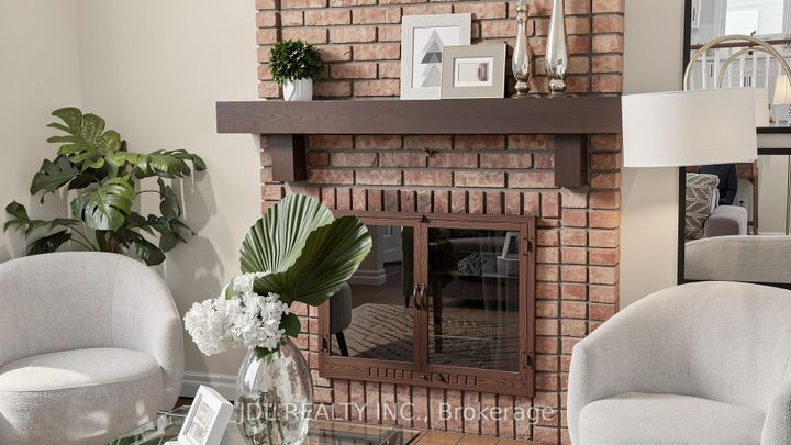 Photo 17 at 16 Breckonwood Crescent, Willowbrook, Markham