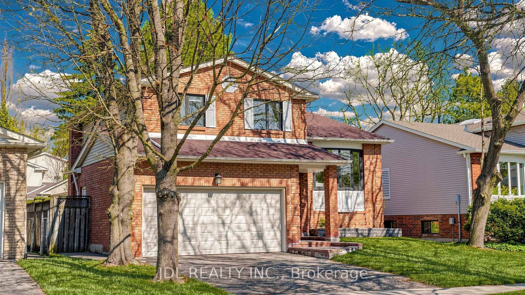 16 Breckonwood Crescent, Willowbrook, Markham 2