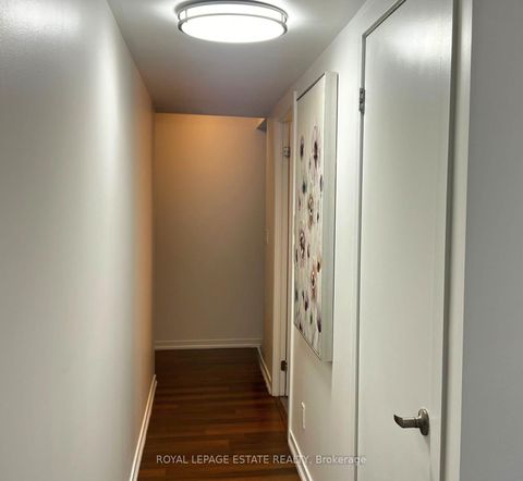 Photo 10 at 612 - 20 Joe Shuster Way, South Parkdale, Toronto