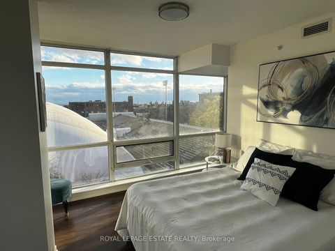 Photo 18 at 612 - 20 Joe Shuster Way, South Parkdale, Toronto