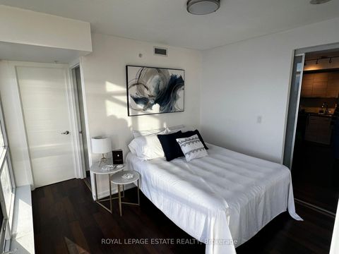 Photo 20 at 612 - 20 Joe Shuster Way, South Parkdale, Toronto