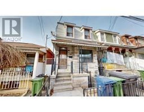 Photo 1 at 36 Mitchell Avenue, Niagara, Toronto