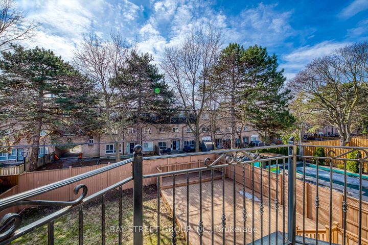 Photo 18 at 39 Foxwarren Drive, Bayview Village, Toronto