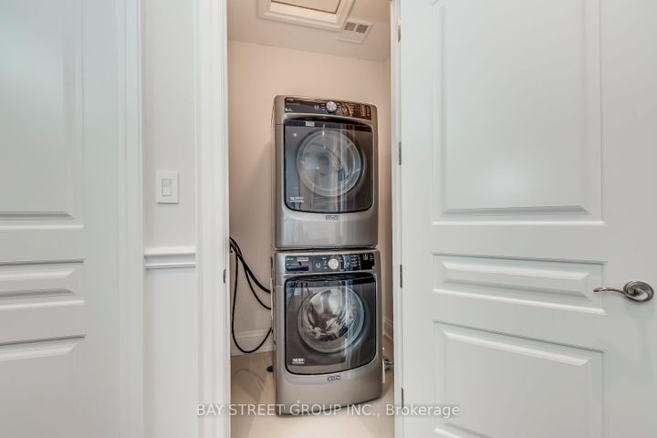 Photo 29 at 39 Foxwarren Drive, Bayview Village, Toronto