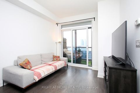 Photo 4 at 901 - 3700 Highway 7 Road, Vaughan Corporate Centre, Vaughan