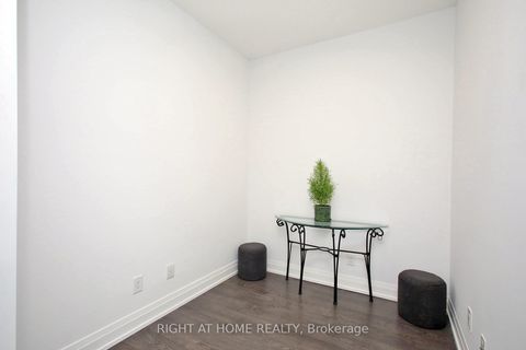 Photo 10 at 901 - 3700 Highway 7 Road, Vaughan Corporate Centre, Vaughan