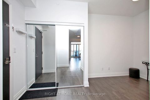 Photo 11 at 901 - 3700 Highway 7 Road, Vaughan Corporate Centre, Vaughan