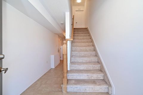Photo 3 at 123 Frank's Way, Allandale Heights, Barrie