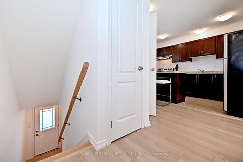 Photo 4 at 123 Frank's Way, Allandale Heights, Barrie