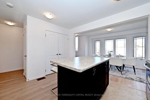 Photo 10 at 123 Frank's Way, Allandale Heights, Barrie
