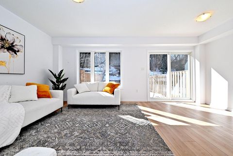 Photo 15 at 123 Frank's Way, Allandale Heights, Barrie