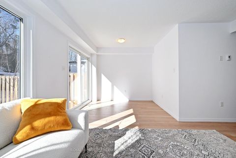 Photo 18 at 123 Frank's Way, Allandale Heights, Barrie