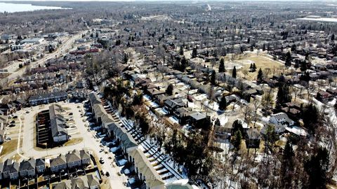 Photo 43 at 123 Frank's Way, Allandale Heights, Barrie