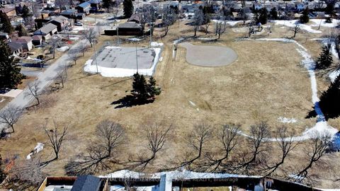 Photo 47 at 123 Frank's Way, Allandale Heights, Barrie