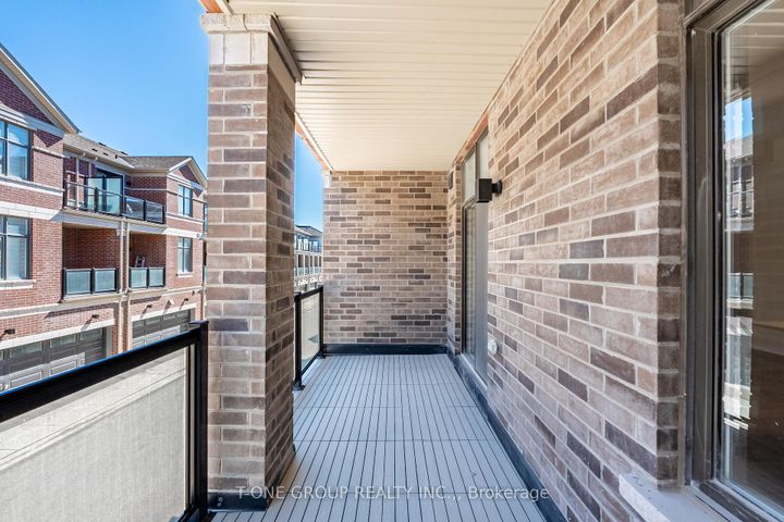 Photo 15 at 8 Seine Lane, Rural Richmond Hill, Richmond Hill