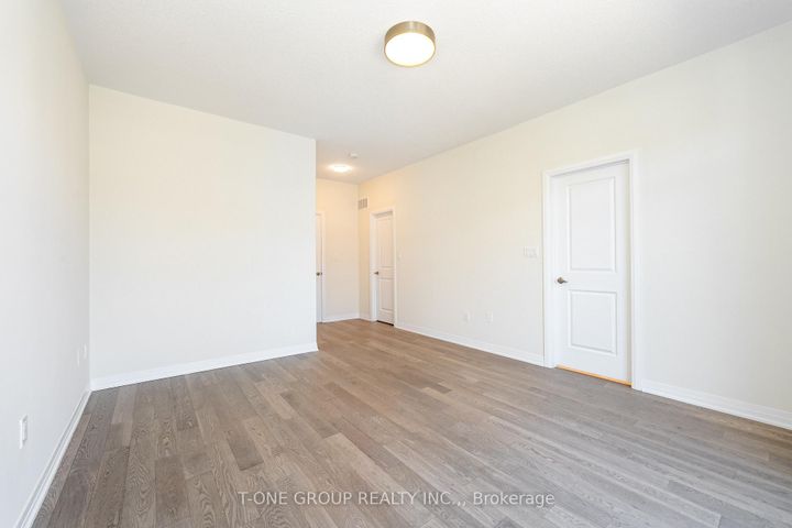 Photo 17 at 8 Seine Lane, Rural Richmond Hill, Richmond Hill