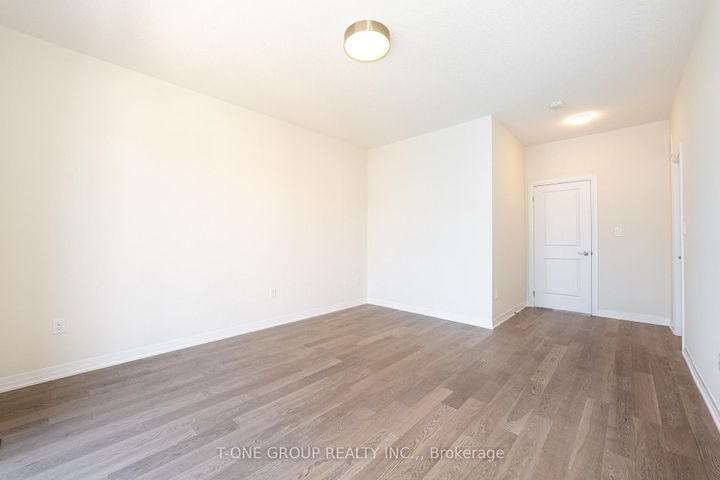 Photo 18 at 8 Seine Lane, Rural Richmond Hill, Richmond Hill