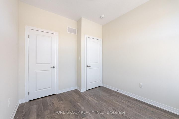 Photo 23 at 8 Seine Lane, Rural Richmond Hill, Richmond Hill