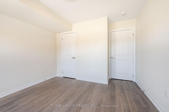 Photo 30 at 8 Seine Lane, Rural Richmond Hill, Richmond Hill