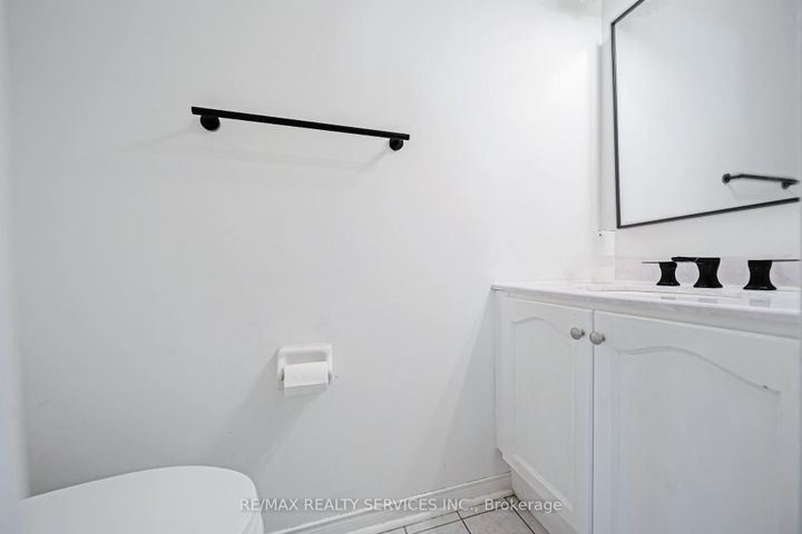 Photo 7 at 27 Suncrest Drive, Brampton West, Brampton