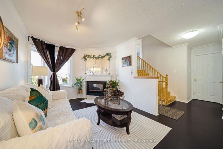 Photo 8 at 27 Suncrest Drive, Brampton West, Brampton