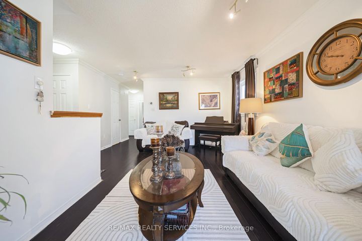 Photo 10 at 27 Suncrest Drive, Brampton West, Brampton