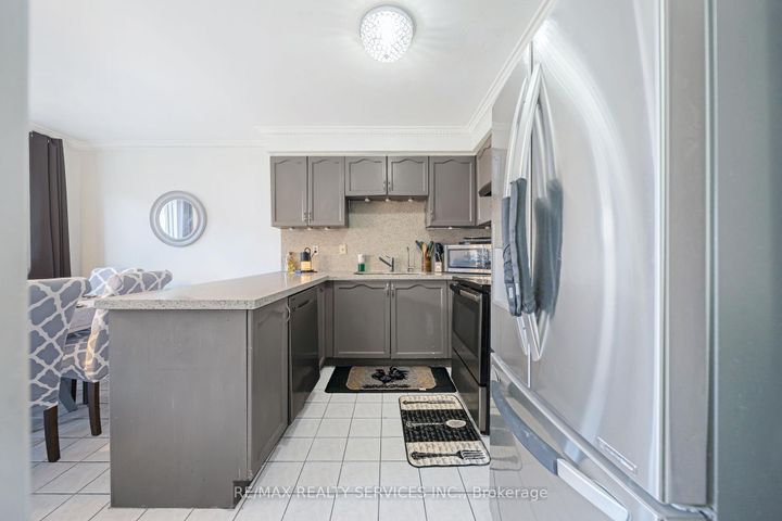 Photo 15 at 27 Suncrest Drive, Brampton West, Brampton