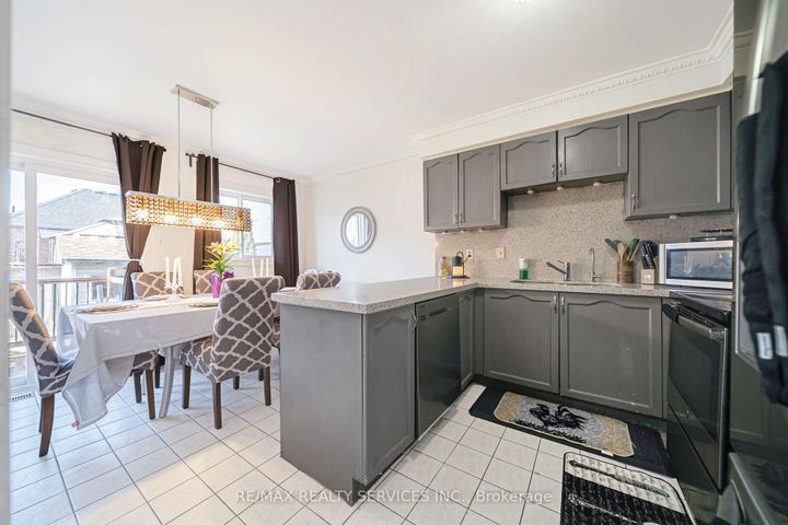 Photo 17 at 27 Suncrest Drive, Brampton West, Brampton