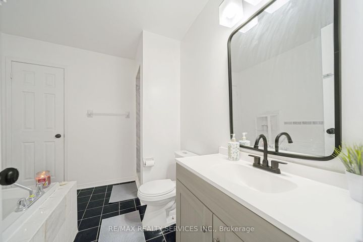 Photo 27 at 27 Suncrest Drive, Brampton West, Brampton