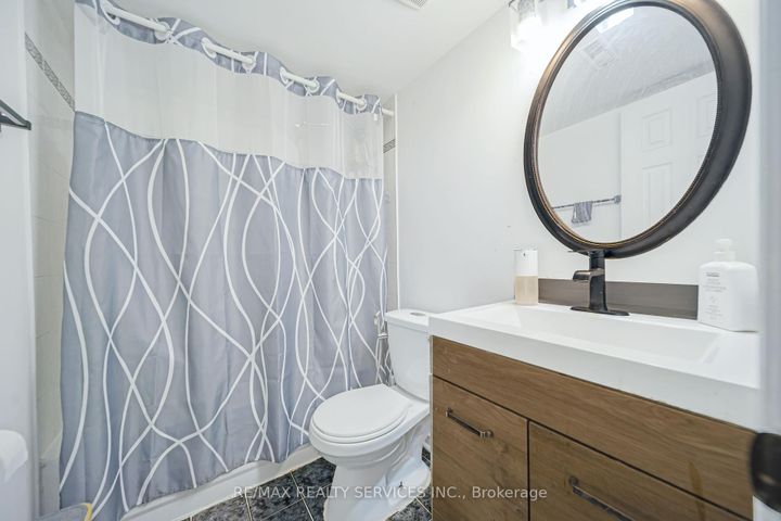 Photo 33 at 27 Suncrest Drive, Brampton West, Brampton