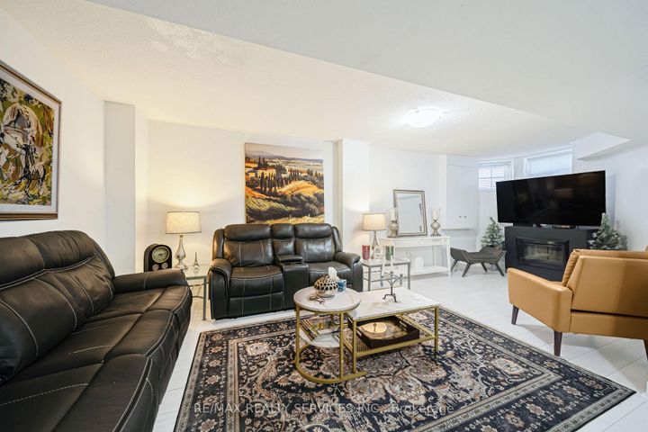 Photo 37 at 27 Suncrest Drive, Brampton West, Brampton