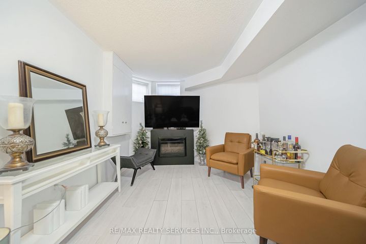 Photo 38 at 27 Suncrest Drive, Brampton West, Brampton