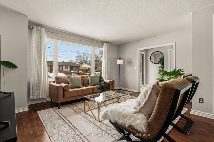 Photo 2 at 777 Hillcrest Road, West Shore, Pickering