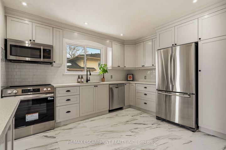 Photo 17 at 777 Hillcrest Road, West Shore, Pickering