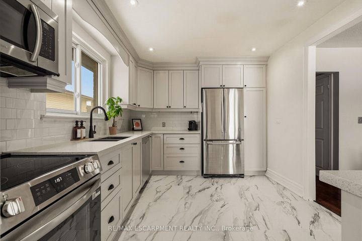 Photo 18 at 777 Hillcrest Road, West Shore, Pickering