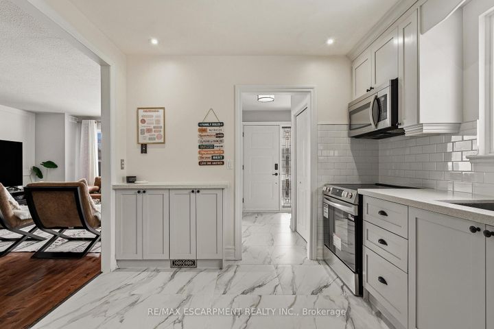 Photo 19 at 777 Hillcrest Road, West Shore, Pickering