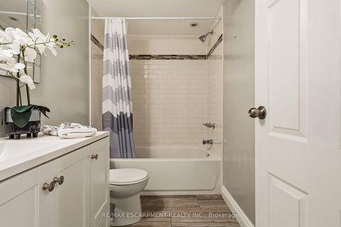 Photo 7 at 777 Hillcrest Road, West Shore, Pickering