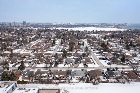 Photo 31 at 777 Hillcrest Road, West Shore, Pickering