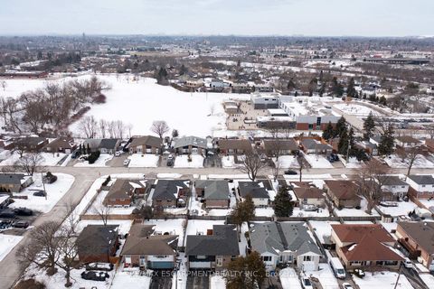 Photo 33 at 777 Hillcrest Road, West Shore, Pickering