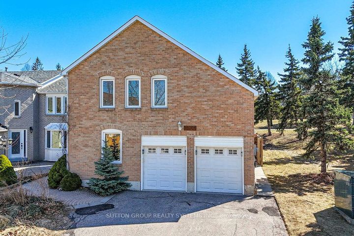 Photo 1 at 7205 Danton Promenade, Meadowvale, Mississauga