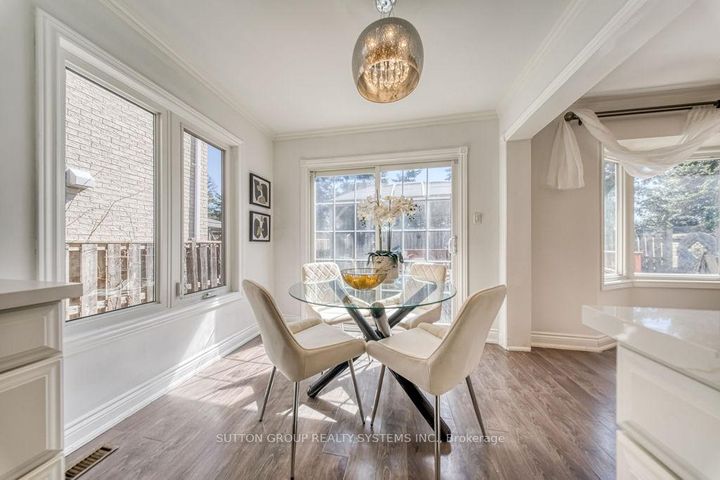 Photo 13 at 7205 Danton Promenade, Meadowvale, Mississauga