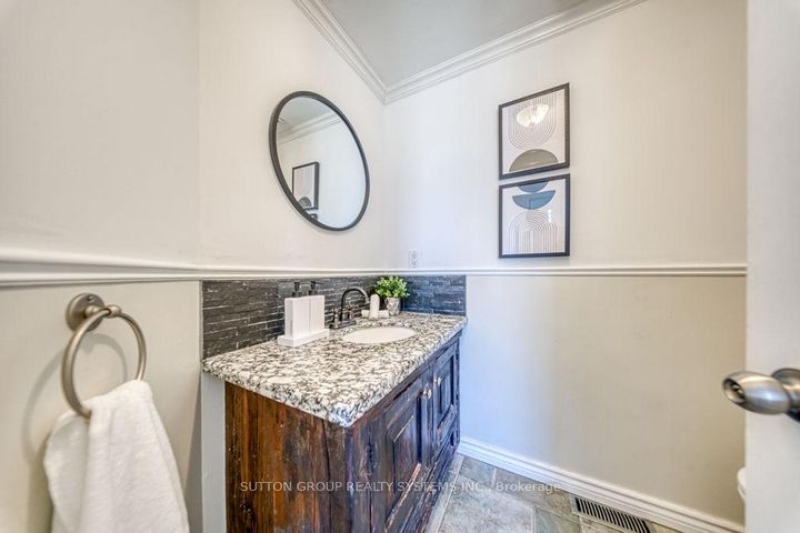 Photo 16 at 7205 Danton Promenade, Meadowvale, Mississauga