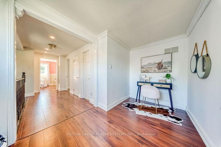 Photo 17 at 7205 Danton Promenade, Meadowvale, Mississauga