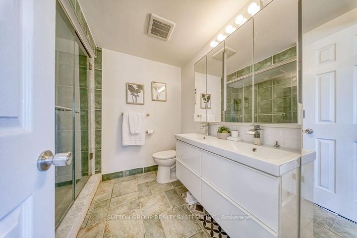 Photo 24 at 7205 Danton Promenade, Meadowvale, Mississauga