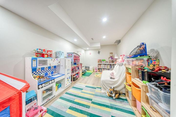 Photo 29 at 7205 Danton Promenade, Meadowvale, Mississauga