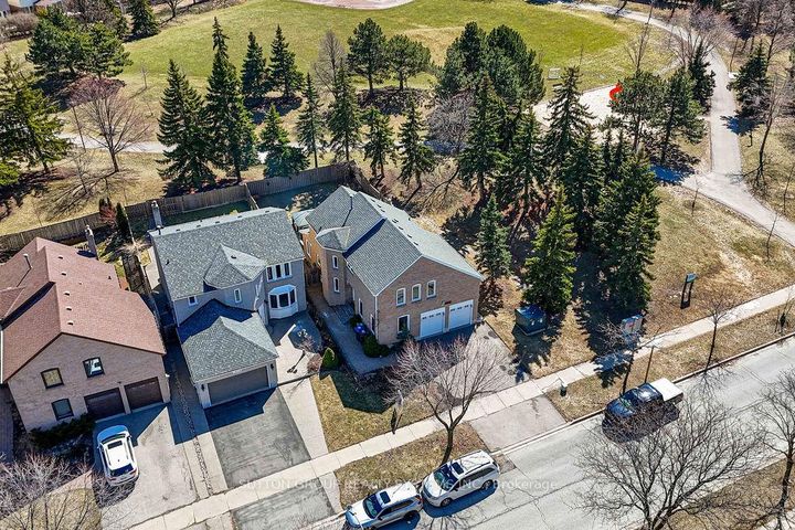 Photo 37 at 7205 Danton Promenade, Meadowvale, Mississauga