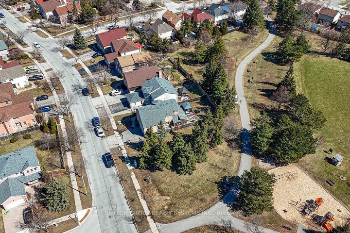 Photo 42 at 7205 Danton Promenade, Meadowvale, Mississauga